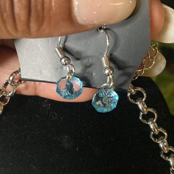 NWT! Gorgeous blue and silver necklace w/ matching earrings. Ready to ship! - Picture 2 of 2